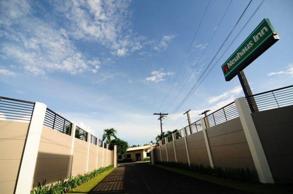 Neuhaus Inn Legazpi Exterior photo